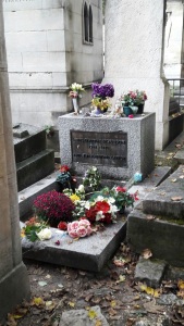 La tombe de Jim Morrison au Père-Lachaise - un clic pour agrandir